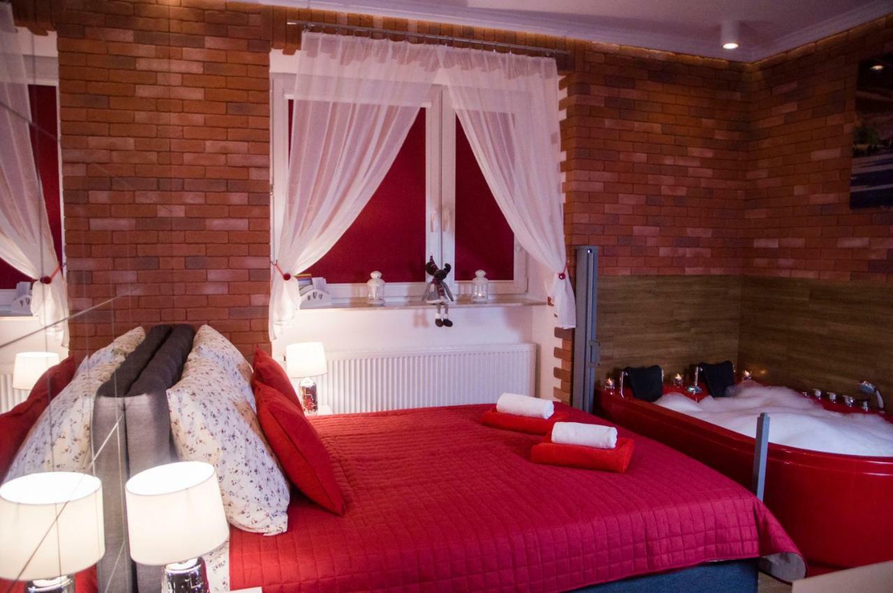 Jacuzzi Apartment Red Krakow Exterior photo